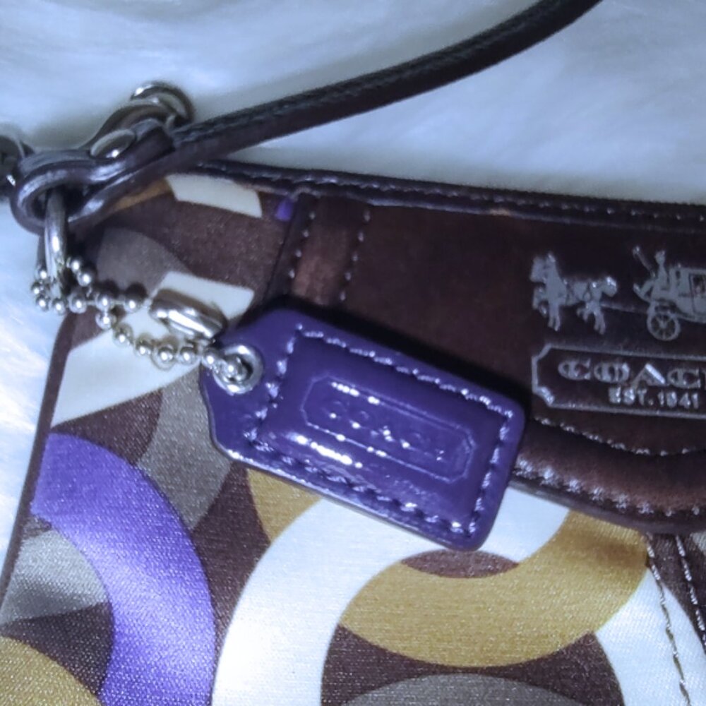 Coach Madison Op Art wristlet EUC - Picture 5 of 6